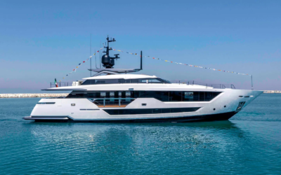 Custom Line CL 106 hull # 16 M/Y Étoile for Sale with Yacht & Villa