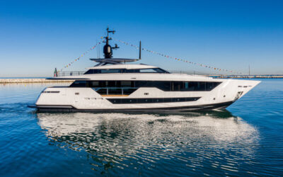 Yacht & Villa sell Custom Line CL 106 M/Y Y