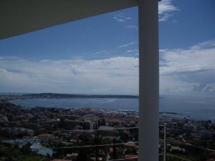 Contemporary Villa for rental 4 bedrooms with panoramic sea views : GOLFE JUAN Image 6