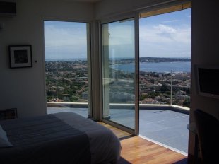Contemporary Villa for rental 4 bedrooms with panoramic sea views : GOLFE JUAN Image 7