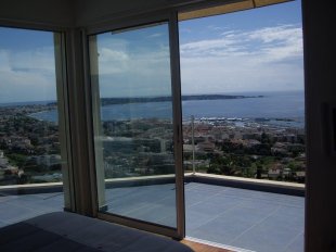 Contemporary Villa for rental 4 bedrooms with panoramic sea views : GOLFE JUAN Image 12