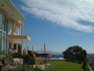 Contemporary Villa for rental 4 bedrooms with panoramic sea views : GOLFE JUAN Image 13
