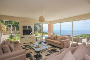 Villa for sale with a panoramic sea view and 5 bedroom - EZE Image 7