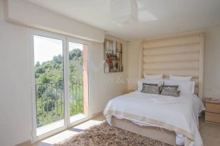 Villa for sale with a panoramic sea view and 5 bedroom - EZE Image 17