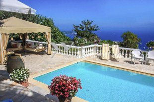 Villa for sale with a panoramic view of Monaco with 5 bedroom - BEAUSOLEIL Image 1