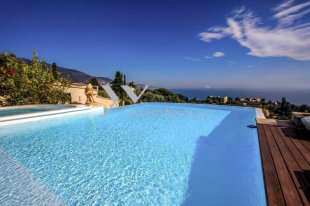 Villa for sale with a sea view and 4 bedroom - MENTON Image 1