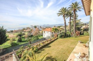 Villa for sale with a sea view and 5 bedroom - NICE MONT BORON Image 3