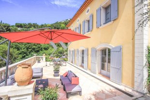 Villa for sale with 4 bedroom - EZE Image 4