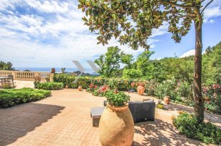 Villa for sale with 4 bedroom - EZE Image 5