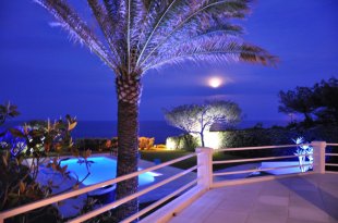 Spacious Modern Villa For Sale Sea Views - CAP D'ANTIBES Image 14