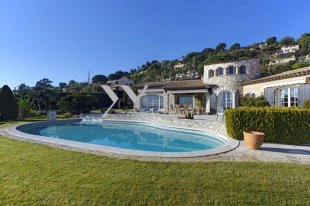 Villa for sale with a panoramic sea view - Golfe Juan Image 2