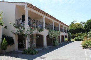 Villa for sale walking distance to the Garoupe beach - Cap d'Antibes Image 1