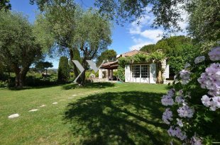 Magnificent Stone built Villa for Sale sea view and 5 bedrooms - CAP D'ANTIBES Image 4