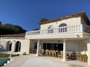 Villa for sale with a panoramic sea view and 5 bedrooms - CANNES Image 13