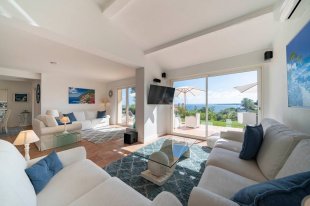 Villa for rent with a panoramic sea view and 4 bedrooms - CALIFORNIE Image 3