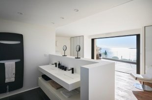 Villa à louer avec 4 chambres et une vue mer panoramique - ISSAMBRES Image 16