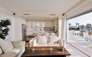 Beachfront apartment for rent with panoramic sea views and 3 bedrooms - GOLFE JUAN Image 10