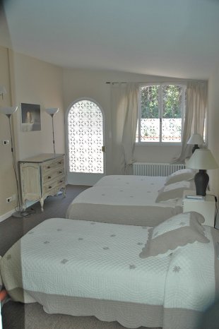 Villa for sale with 4 bedrooms - CAP D'ANTIBES Image 10
