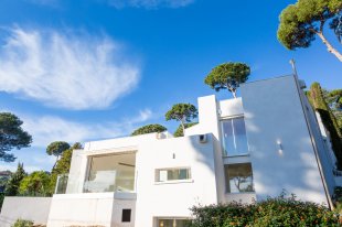 Moderne Villa for sale with 5 bedrooms - CAP D'ANTIBES Image 2