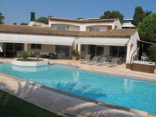 Néo-Provençale Villa for sale with 4 bedrooms - CAP D'ANTIBES Image 1
