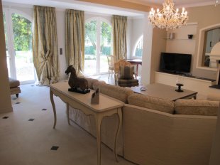 Villa Provençale for sale with 5 bedrooms - CAP D'ANTIBES Image 4