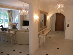 Villa Provençale for sale with 5 bedrooms - CAP D'ANTIBES Image 5