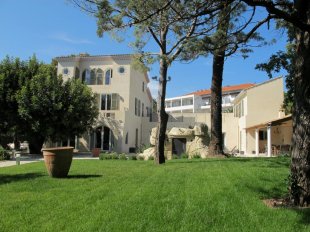 Villa Provençale for sale with 5 bedrooms - CAP D'ANTIBES Image 16