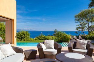 Villa à vendre avec une vue mer panoramique  et 6 chambres - CAP D'ANTIBES Image 5