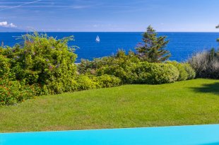 Villa à vendre avec une vue mer panoramique  et 6 chambres - CAP D'ANTIBES Image 6