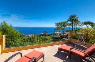 Villa à vendre avec une vue mer panoramique  et 6 chambres - CAP D'ANTIBES Image 8