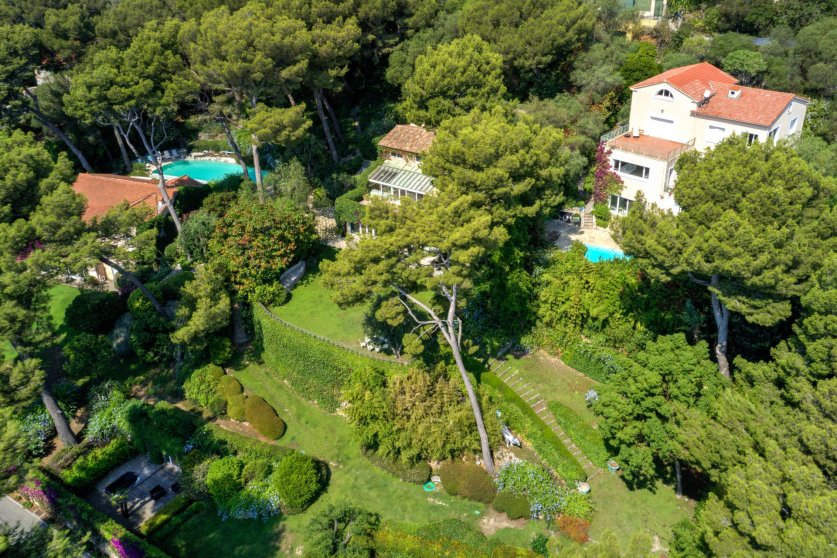 A Rare 16-Bedroom Property Nestled Within The Privileged Area Of Cap d'Antibes Image 2