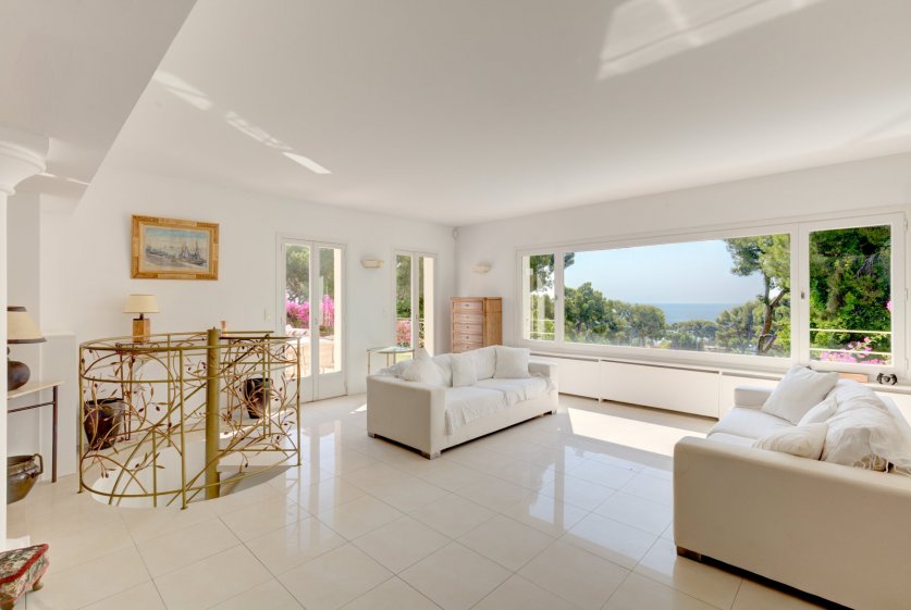A Rare 16-Bedroom Property Nestled Within The Privileged Area Of Cap d'Antibes Image 11