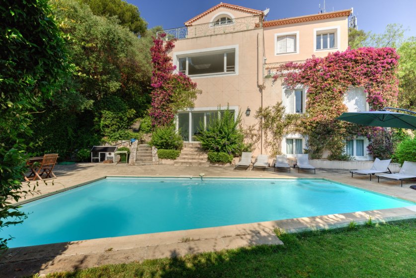 A Rare 16-Bedroom Property Nestled Within The Privileged Area Of Cap d'Antibes Image 16