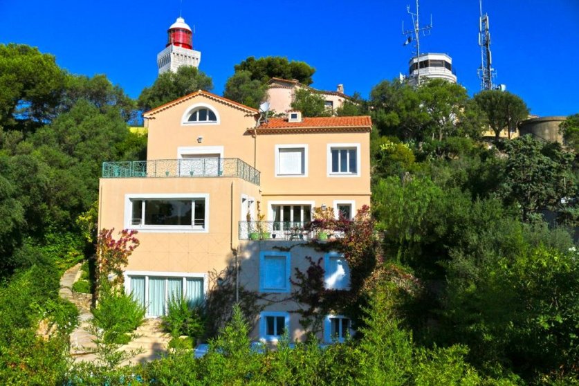 A Rare 16-Bedroom Property Nestled Within The Privileged Area Of Cap d'Antibes Image 20