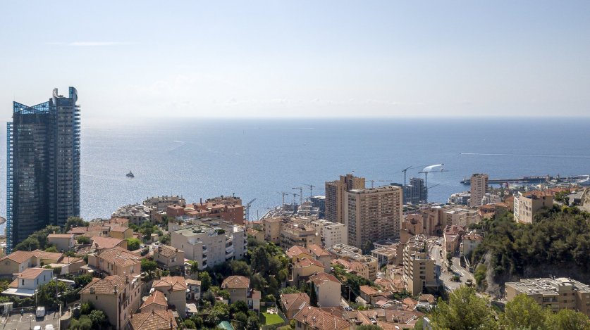 An Outstanding 5 Bedroom Villa With Views Over The Mediterranean Sea And Monaco Image 4