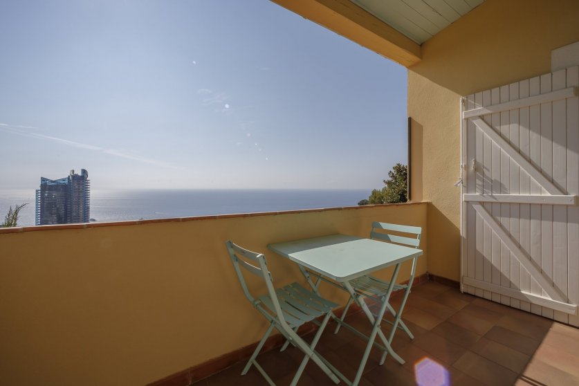 An Outstanding 5 Bedroom Villa With Views Over The Mediterranean Sea And Monaco Image 13
