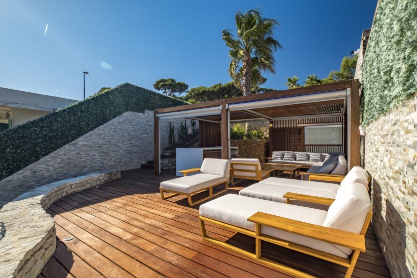 A Glamorous Sea Front 'Palace' Style Villa On Billionaire Bay - Cap d'Antibes Image 49