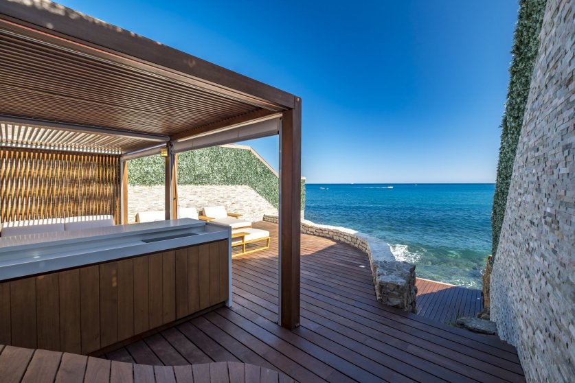 A Glamorous Sea Front 'Palace' Style Villa On Billionaire Bay - Cap d'Antibes Image 50