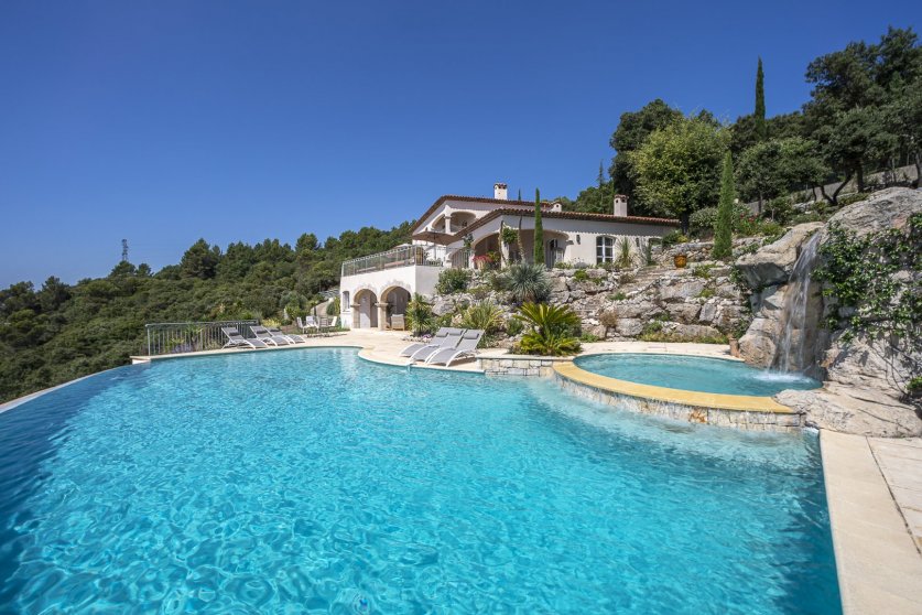 Wonderful villa on the hills with outstanding view on the sea and Saint-Cassien lake Image 4