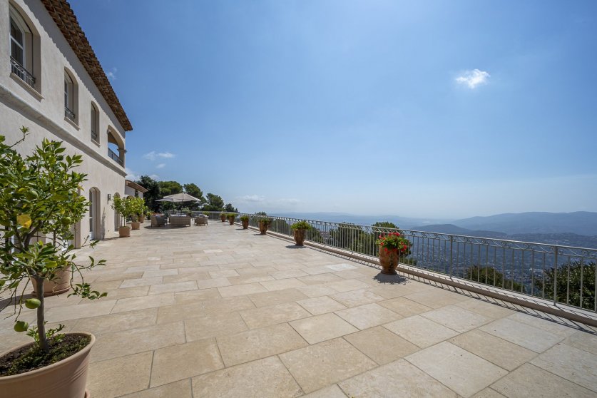 Wonderful villa on the hills with outstanding view on the sea and Saint-Cassien lake Image 26