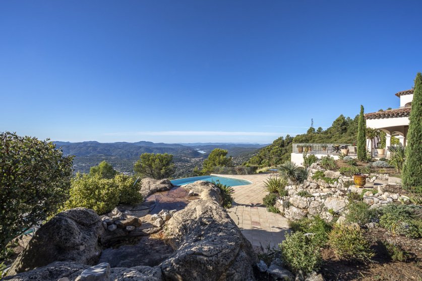 Wonderful villa on the hills with outstanding view on the sea and Saint-Cassien lake Image 30