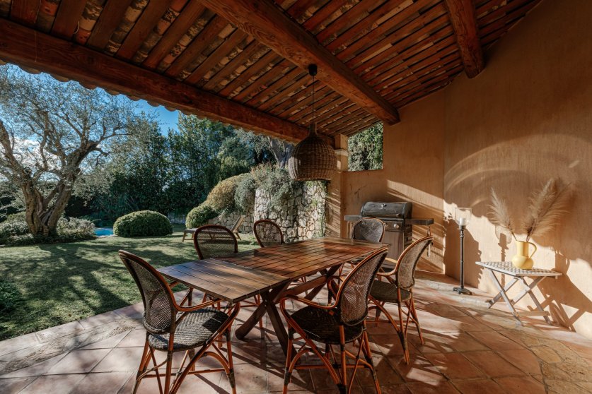 A Charming 5 Bedroom Provencal Villa In The Countryside Between Nice & Antibes Image 12