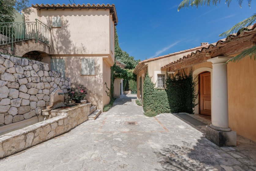 A Charming 5 Bedroom Provencal Villa In The Countryside Between Nice & Antibes Image 14
