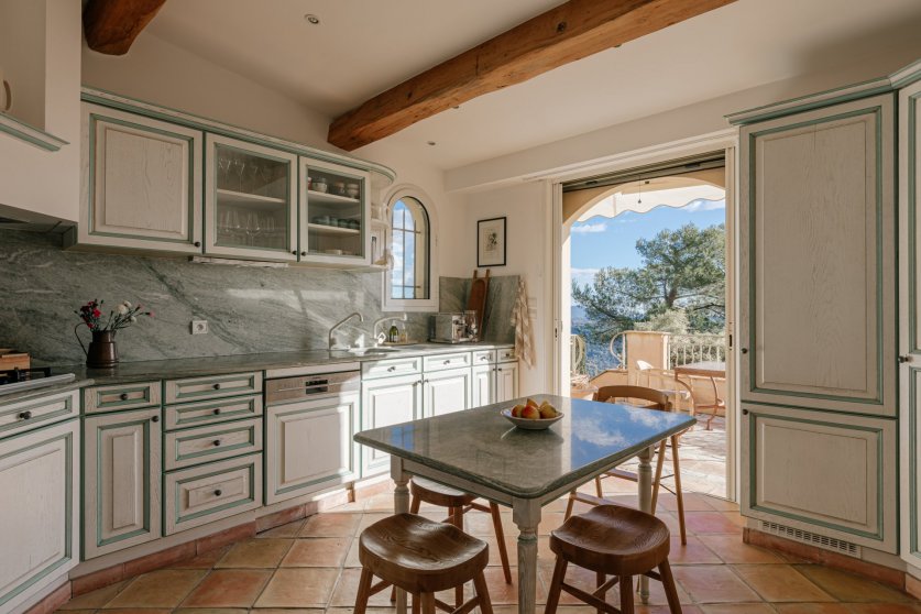 A Charming 5 Bedroom Provencal Villa In The Countryside Between Nice & Antibes Image 24