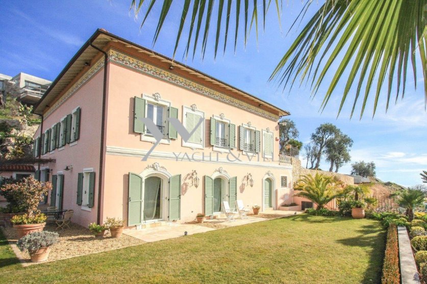 Villa for sale with a sea view and 5 bedroom - NICE MONT BORON Image 1