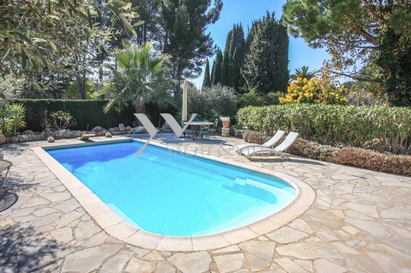 Provençal Villa for sale with 5 bedroom -VILLEFRANCHE SUR MER Image 2