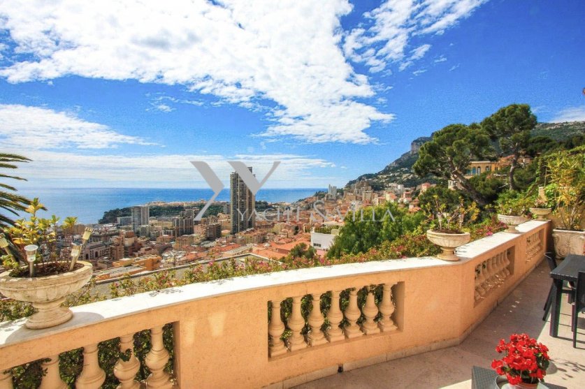 Belle epoque Villa for sale with a sea view and 5 bedroom -BEAUSOLEIL Image 1