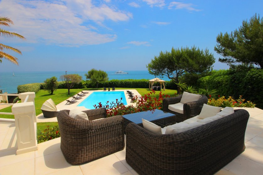 Spacious Modern Villa For Sale Sea Views - CAP D'ANTIBES Image 2
