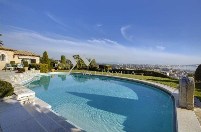 Villa for sale with a panoramic sea view - Golfe Juan Image 19