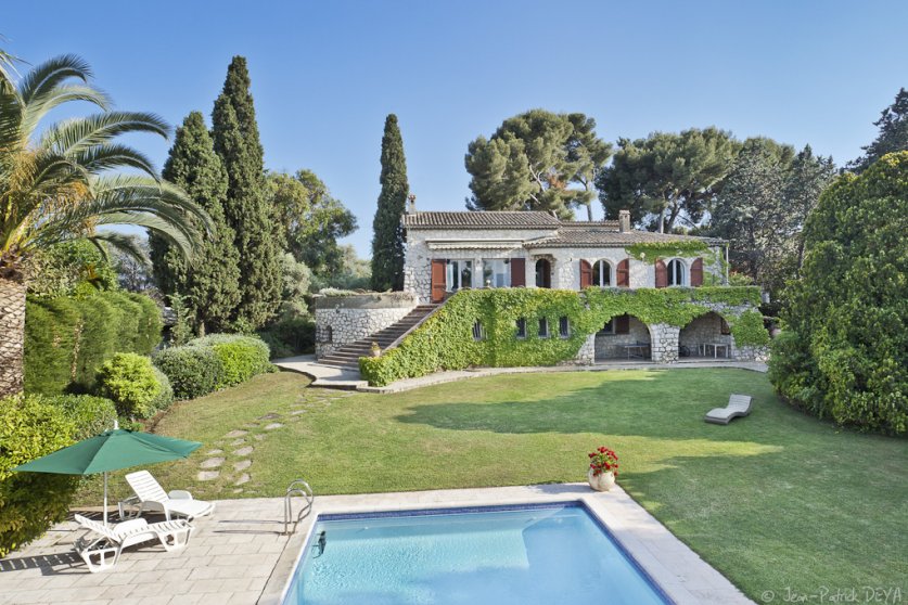 Superbe villa provençale a louer avec 6 chambres- CAP D'ANTIBES Image 2